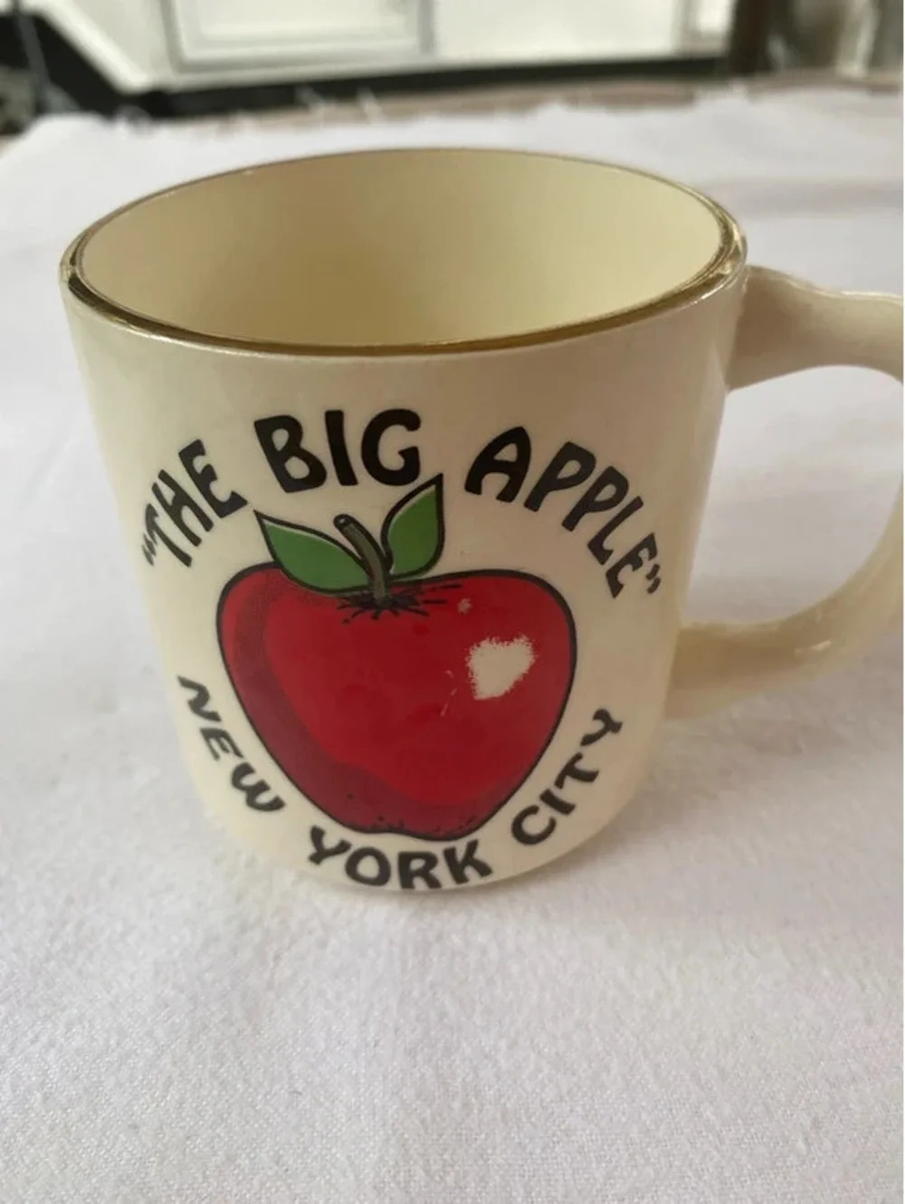 Vintage White Ceramic Coffee Mug “The Big Apple” NYC